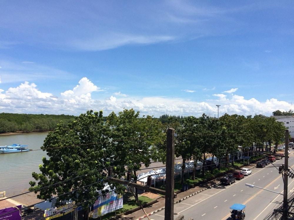 Krabi River View Hotel Exterior photo